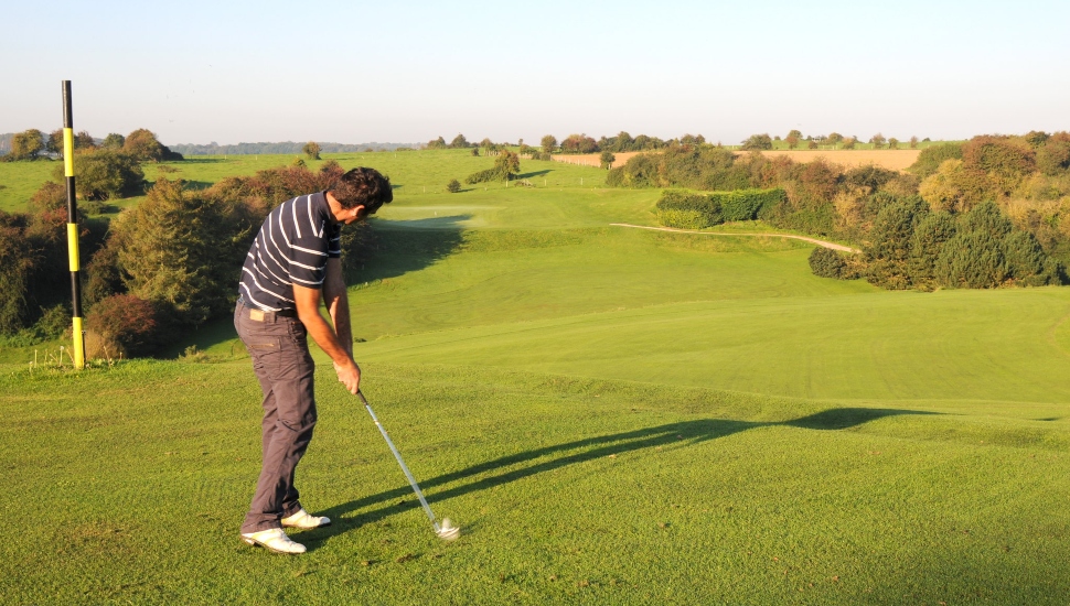 golfer chip shot