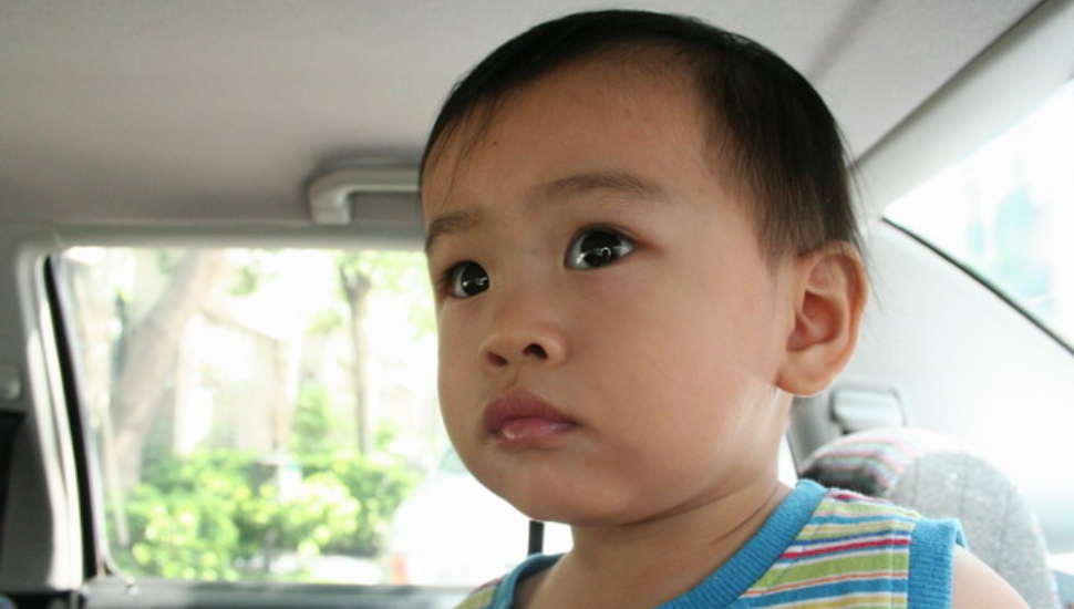 child alone in car