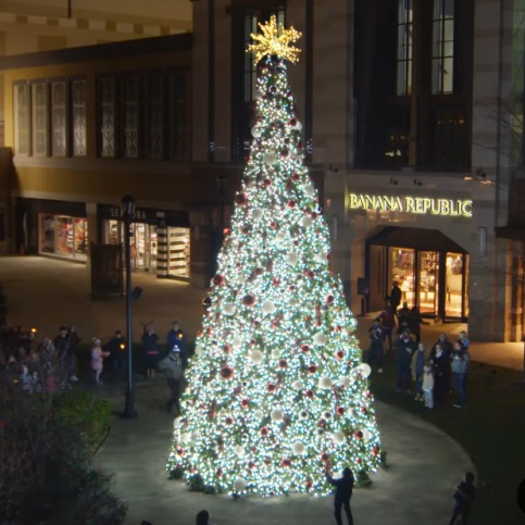 king of prussia mall tree.