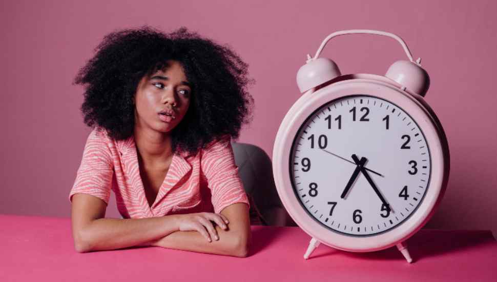 girl with clock