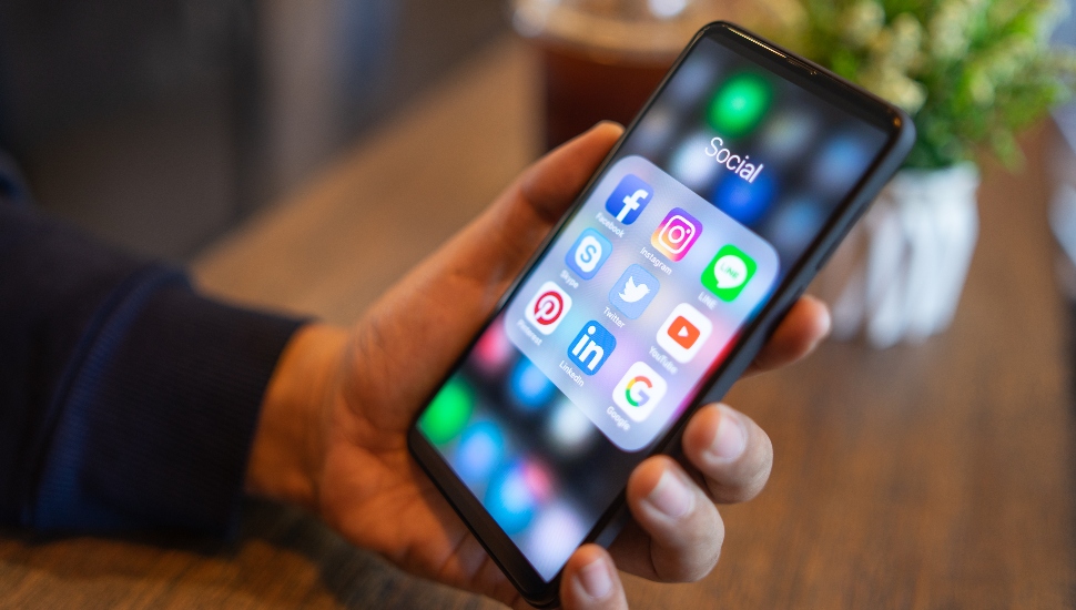 social media iphone