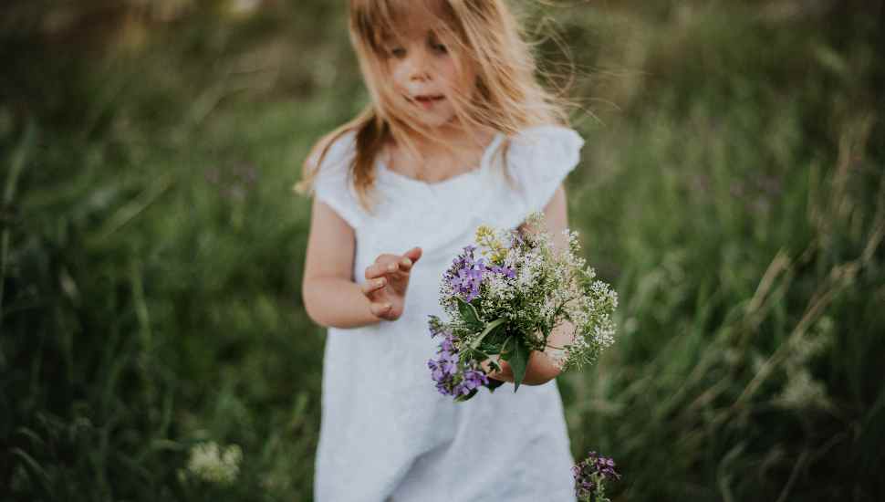 girl with flowers