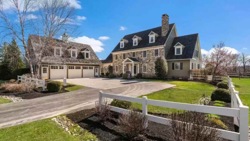 house with big garage