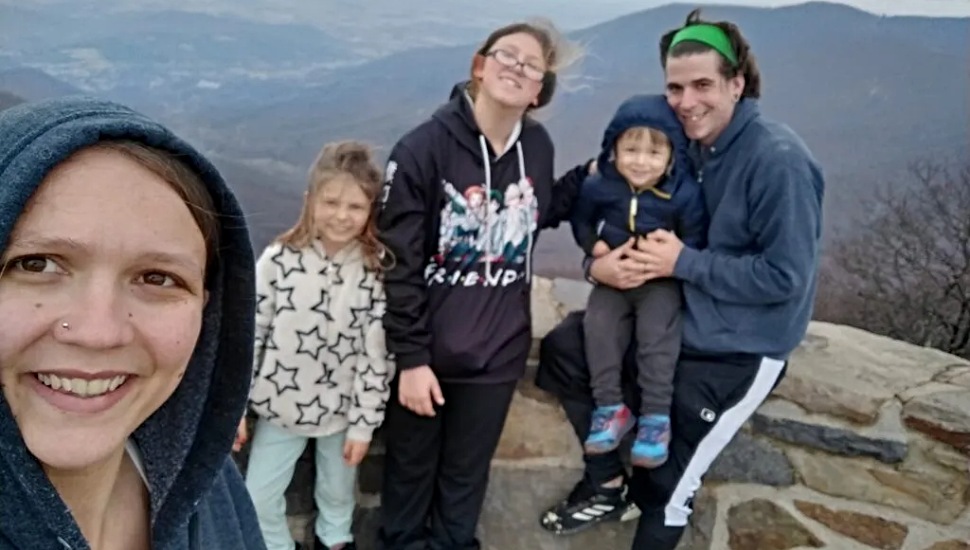 Manor College students Autumn and Steven Dixon with their children.