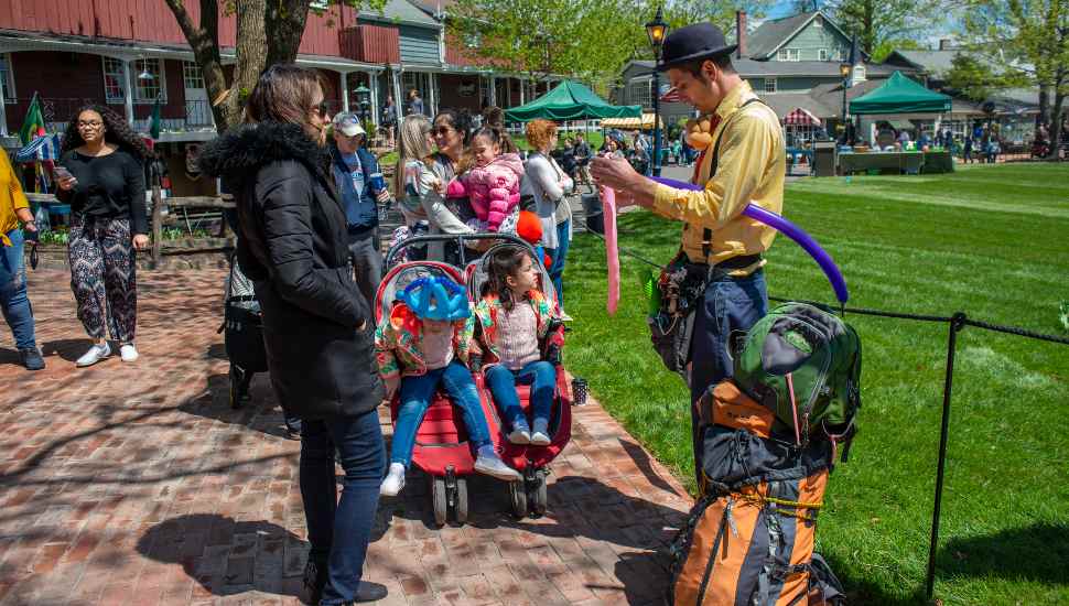 Peddler’s Village Presents Spring FunFest and Sidewalk Sale, Apr. 23–24