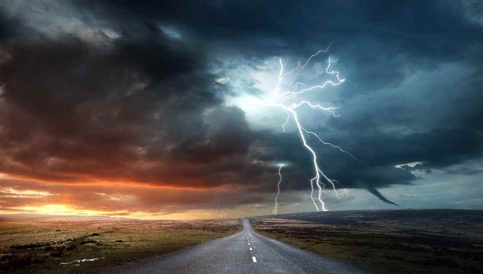 lightning bolt near road