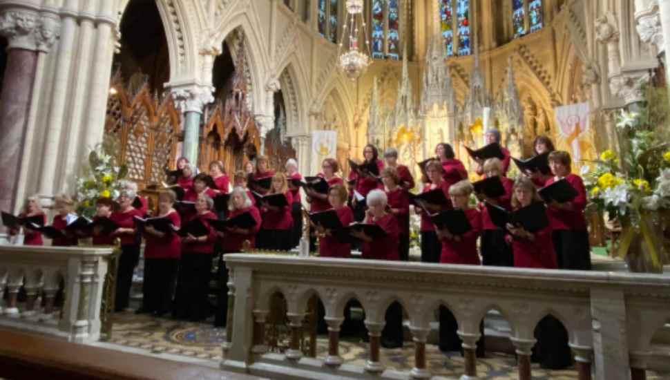 women singing