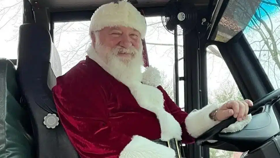 Pennsbury School Bus Driver Brings Smiles to School Children’s Faces by Dressing as Santa