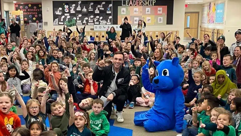 Philadelphia Eagles Player Visits Quakertown Elementary Schools, Talks Football With Students