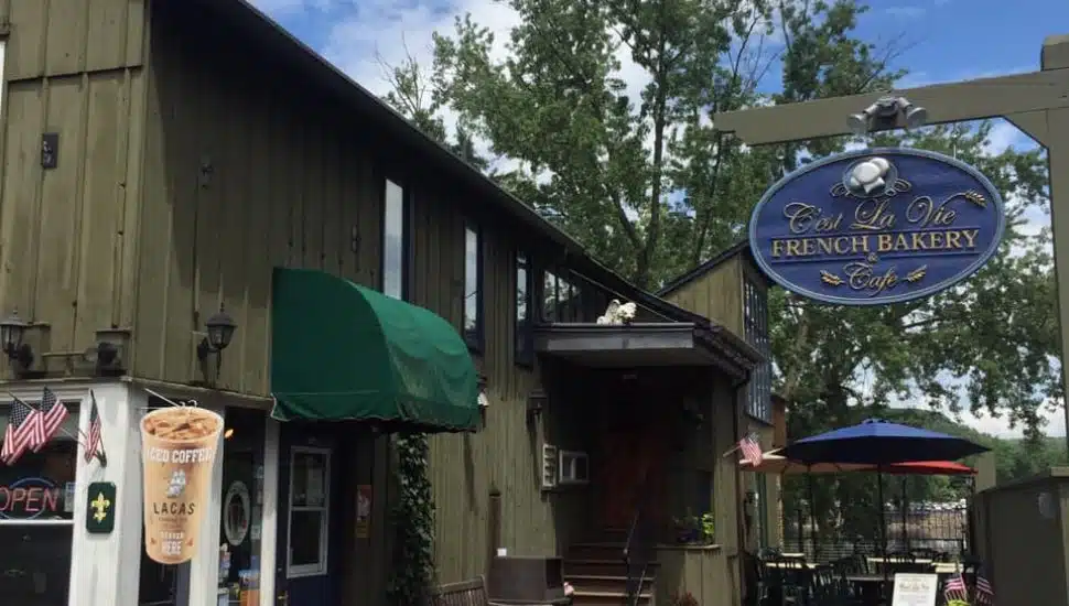 The exterior of C'est La Vie French Bakery & Cafe in New Hope.