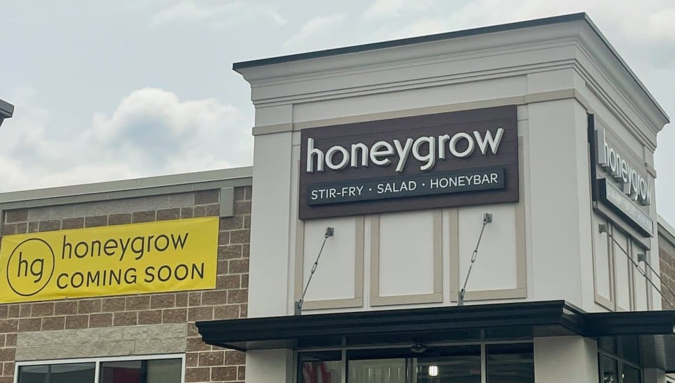 The exterior of a honeygrow restaurant.
