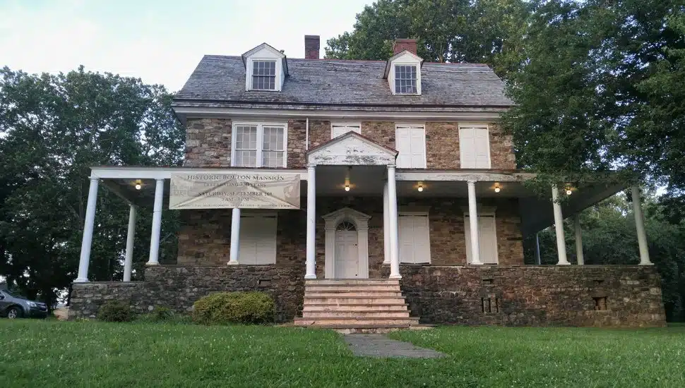 Bolton Inn Exterior