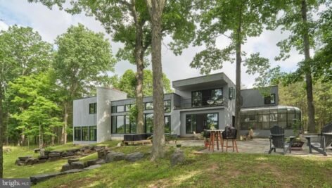 Erwinna Modern House exterior in enchanting woodlands