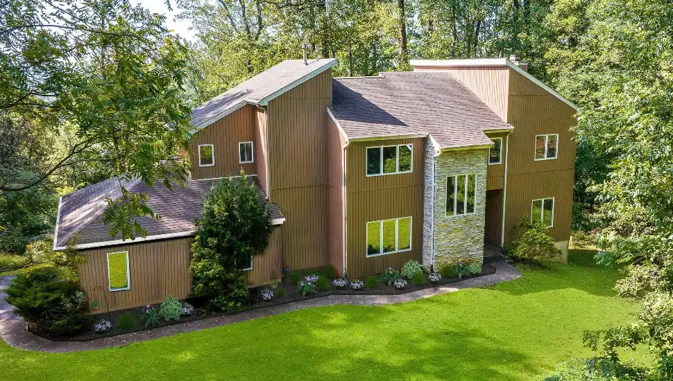 hilltop home in solebury