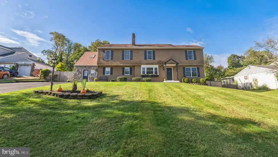 Meridian Bank House of the Week: Warm, Comfortable Residence in Southampton Has In-Law Suite, Patio, & Pool