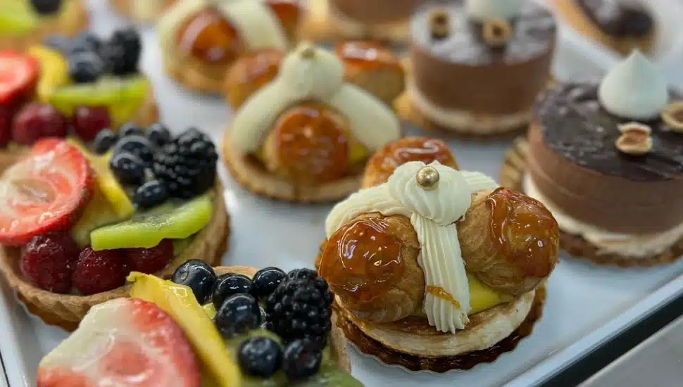 mini desserts at Alto's Bakery & Caffe
