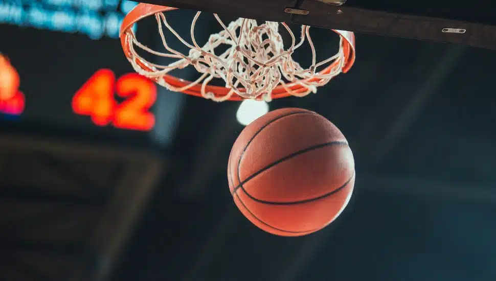 Basketball hoop, basketball scoring in the stadium