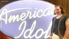 Ricky Moyer with the American Idol sign