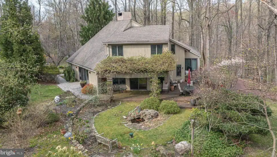 Exterior of 5939 Honey Hollow Road in Solebury