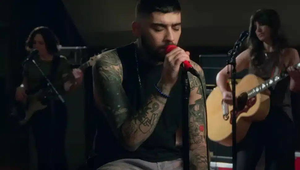 Zayn Malik performing