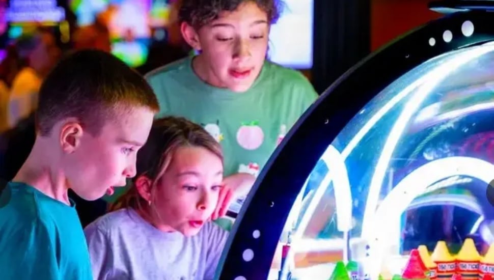 kids looking in dome with LED lights