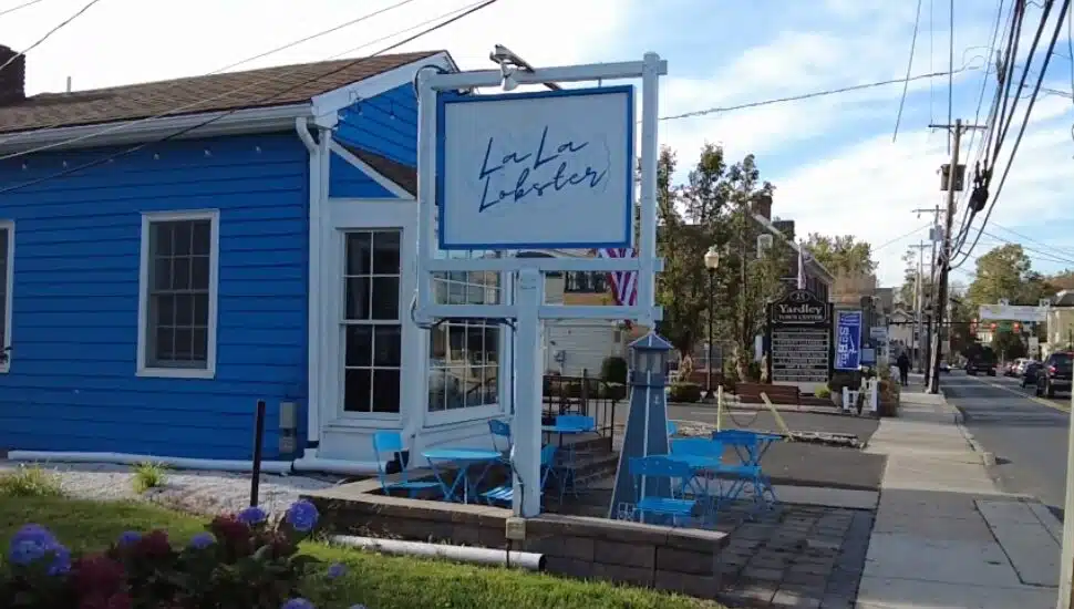 La La Lobster out front