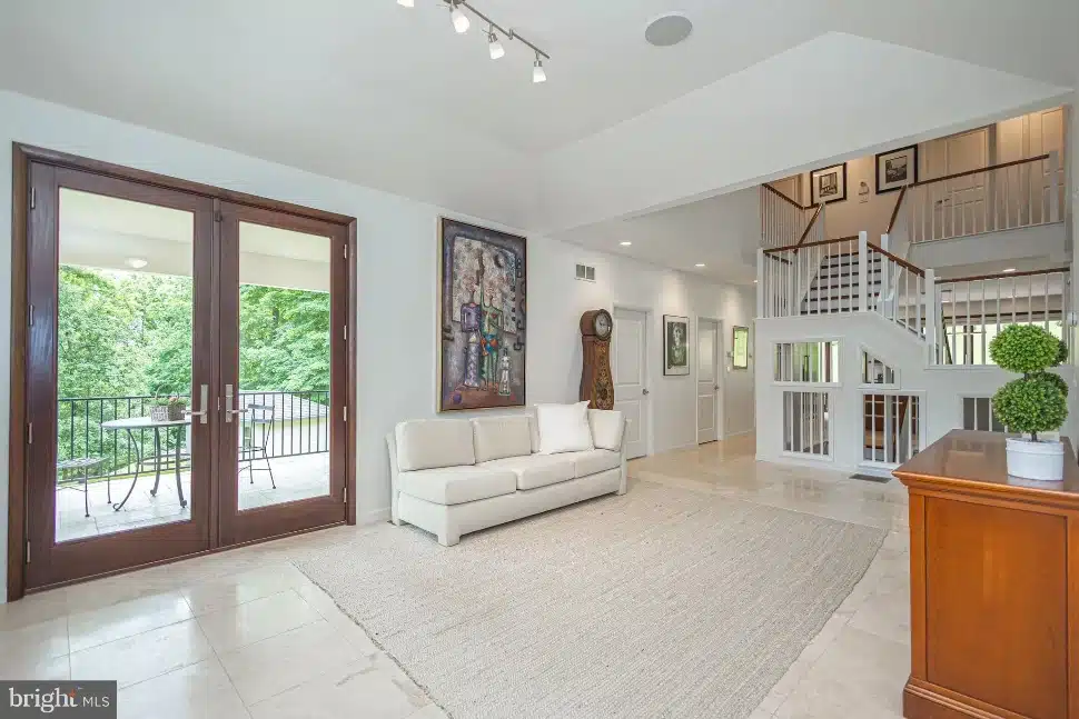 282 Aqueduct Rd in Washington Crossing Living Room