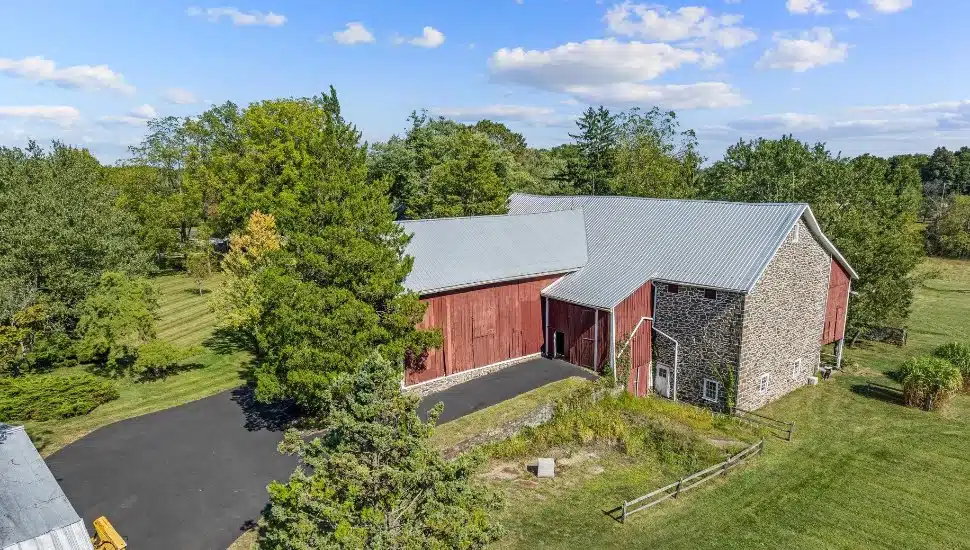 6693 Groveland Rd, Pipersville Barn
