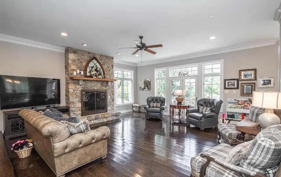 3380 Indian Springs Rd Living Room
