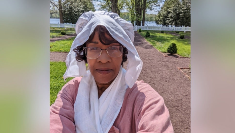Shirley Lee Corsey portrays the life of an enslaved woman at Pennsbury Manor.