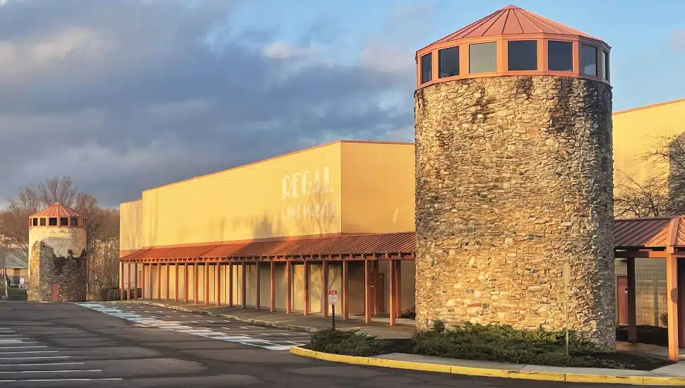 Regal Cinema site at Barn Plaza