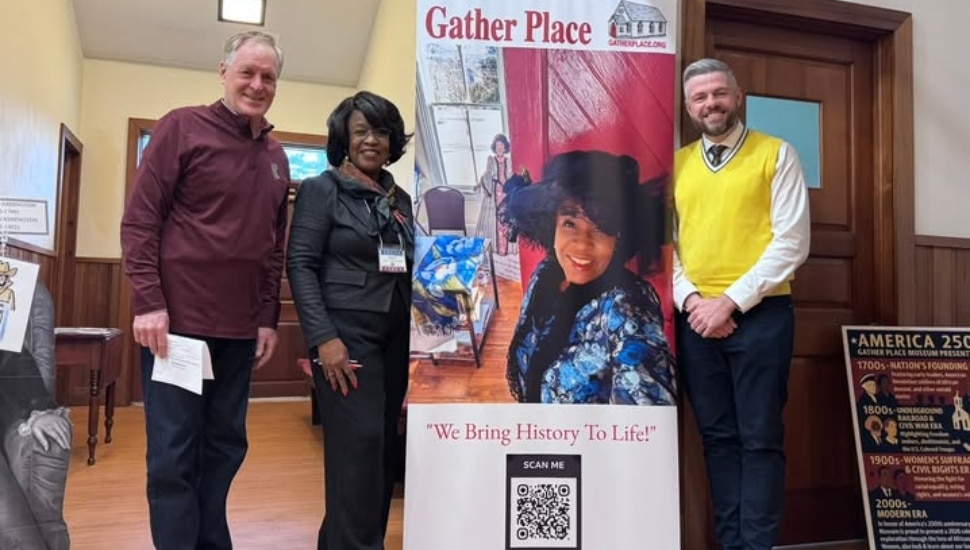 Shirley Lee Corsey (middle) with Mark Schweiker (left) and Matthew Darrah (right).