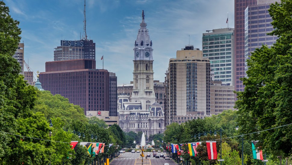 Benjamin Franklin Parkway looking toward Philadelphia City Hall