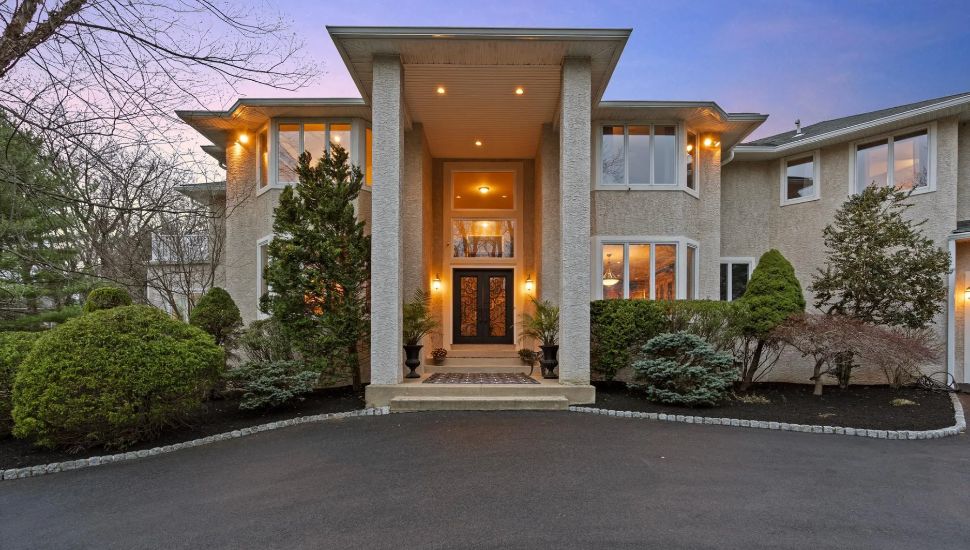 100 Holland Road, Holland.
