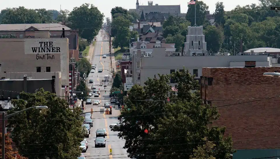 West State St in Sharon, PA