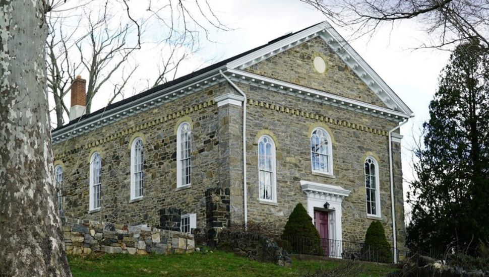 Exterior of Chadds Ford Baptist Church.