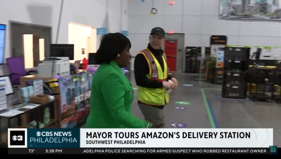 Mayor Parker at Amazon warehouse.