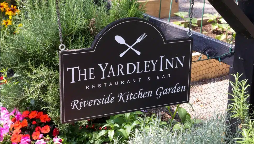 Sign for The Yardley Inn.