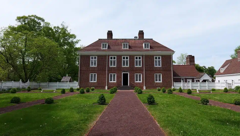 Pennsbury Manor exterior.