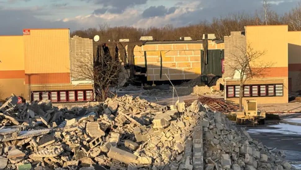 Demolished Regal Cinema at Barn Plaza.