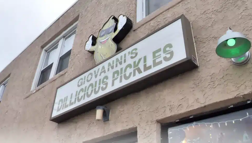 Giovanni’s Dillicious Pickles sign.