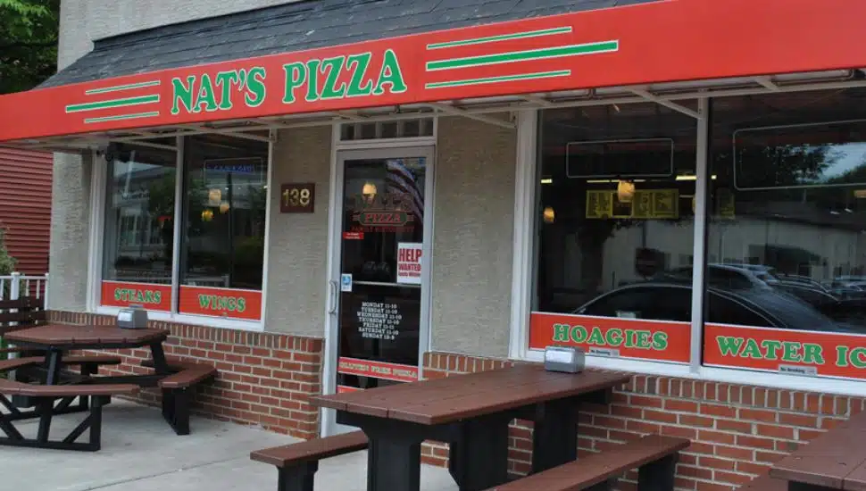 Nat's Pizza exterior.