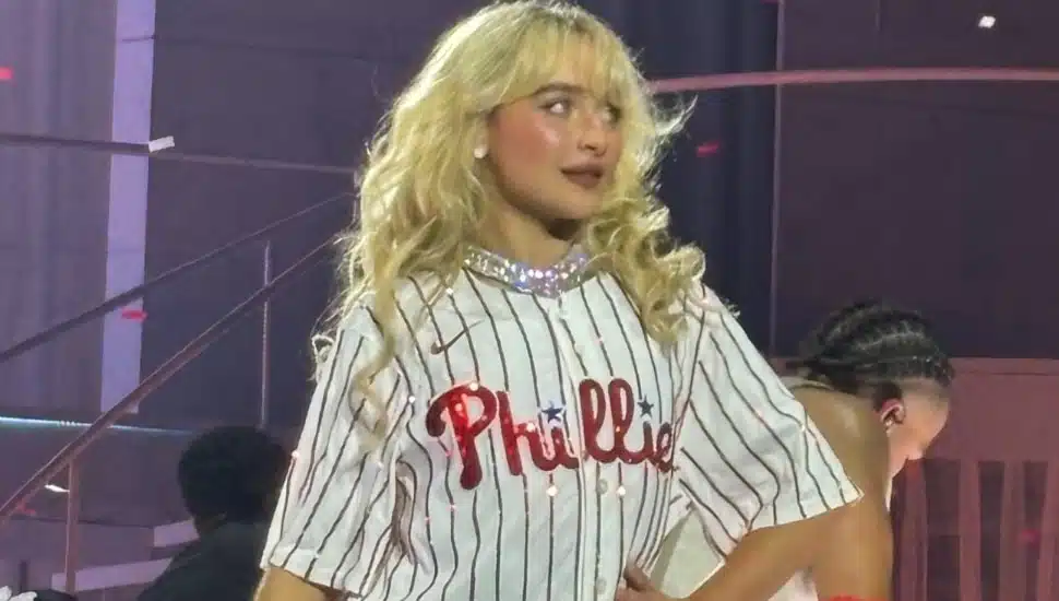 Sabrina Carpenter takes the stage at the Wells Fargo Center