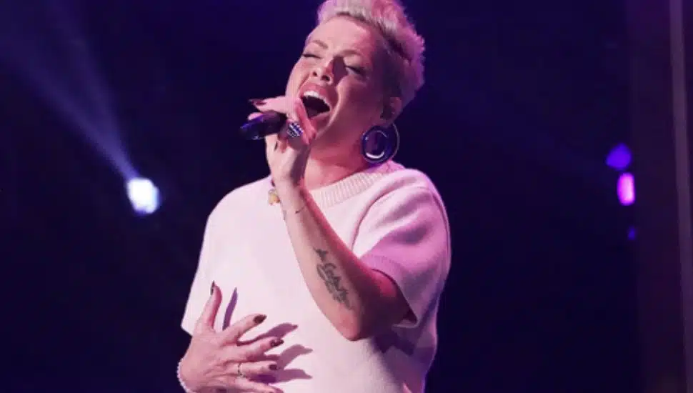 Pink performs live on the Kelly Clarkson Show in March 2026.