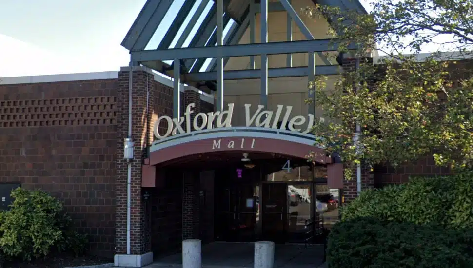 Oxford Valley Mall Entrance